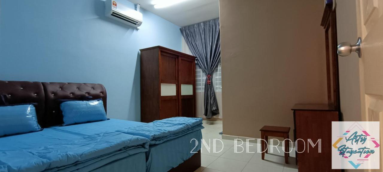 Artsy Staycation Malacca Eksteriør bilde